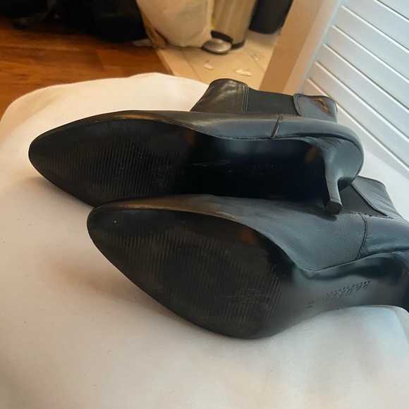 Ralph Lauren booties. Like new conditionSZ 6. 2 1/2 “ heel - Picture 3 of 5